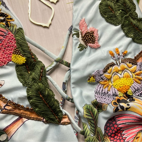 Agua Bendita 🌸 Floral Deep V-Neck Cheeky One Piece - Picture 5 of 16